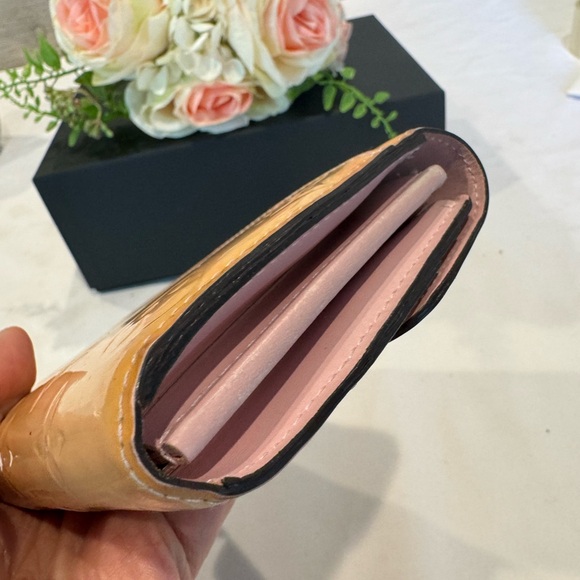 Authentic Louis Vuitton Sarah vernis wallet - Picture 13 of 14